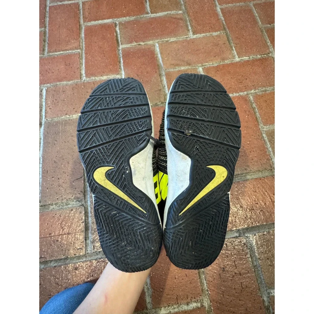 Nike Hustle Quick GS Black Volt Yellow Basketball‎ Shoes 922681-001 Kids Size 1Y